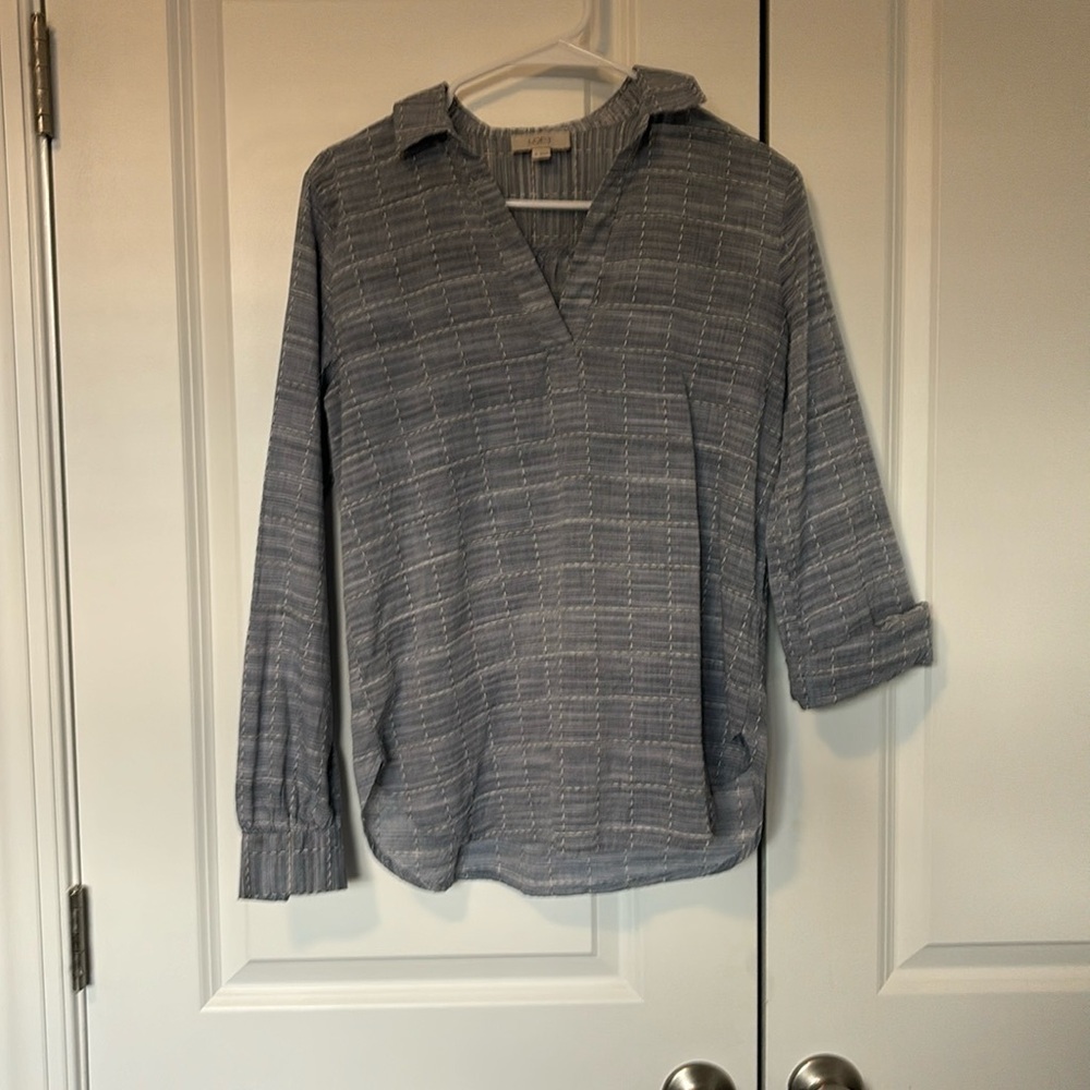 LOFT outlet shirt.   Size xs.